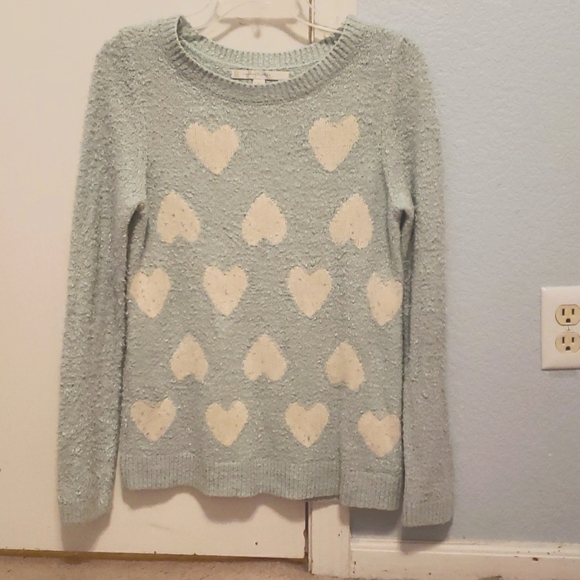 Heart Sweater - Picture 1 of 4